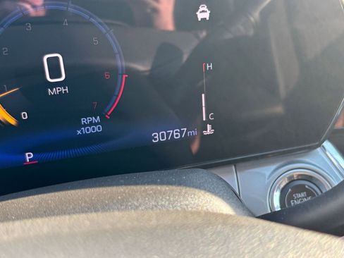 Used 2025 Chevrolet Trax LT w/ LT Convenience Package image 39