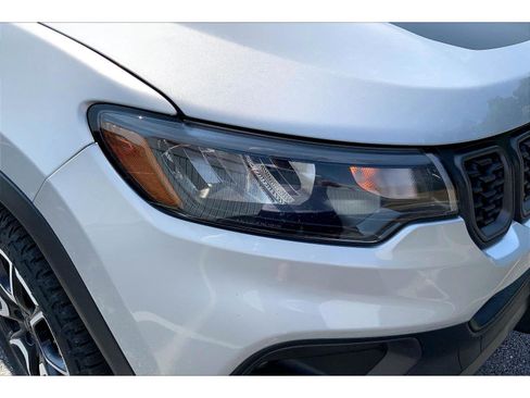 Used 2024 Jeep Compass Trailhawk AWD/4WD image 27