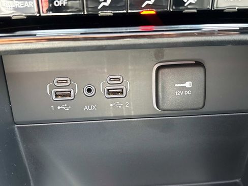 New 2025 Jeep Grand Cherokee Limited w/ Luxury Tech Group II image 24