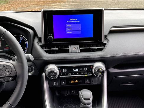 Used 2025 Toyota RAV4 XLE image 9