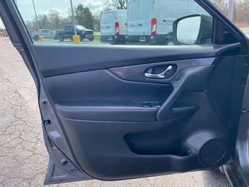 Used 2020 Nissan Rogue S AWD/4WD image 14