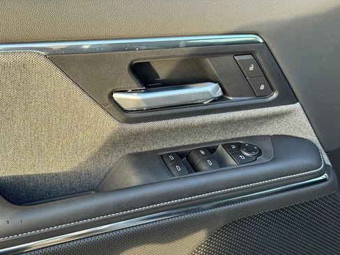 Used 2026 GMC Sierra EV Elevation image 25