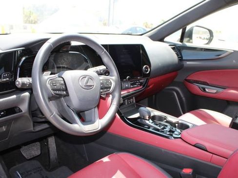 Certified 2024 Lexus NX 250 FWD image 12