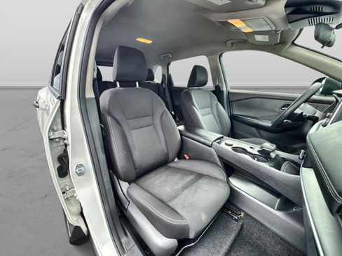 Used 2023 Nissan Rogue S AWD/4WD image 14