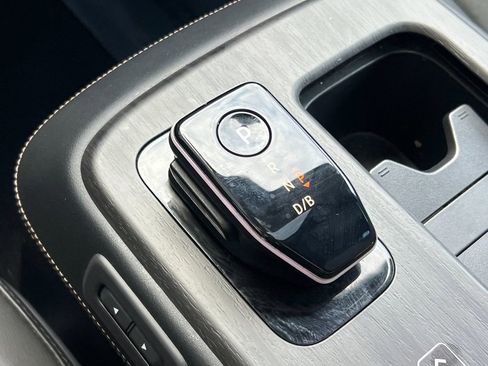 Used 2023 Nissan Ariya FWD image 21