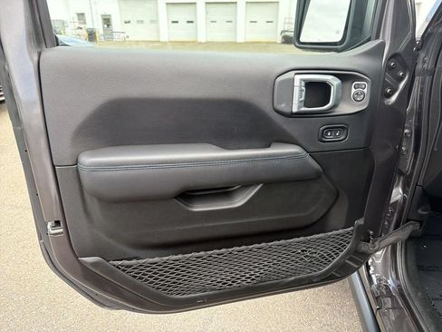 Used 2022 Jeep Wrangler Unlimited Rubicon 4xe w/ Steel Bumper Group AWD/4WD image 11