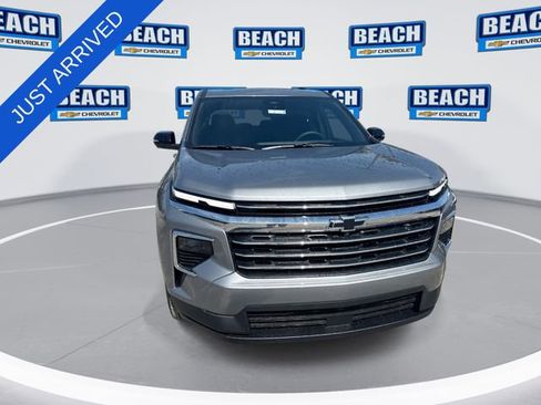 New 2026 Chevrolet Traverse LT w/ Sun and Wheel Package FWD image 3