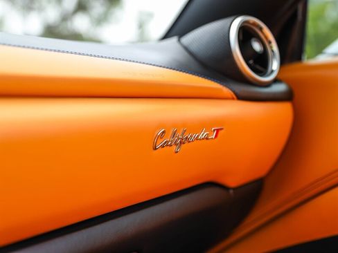 Used 2016 Ferrari California T RWD image 37