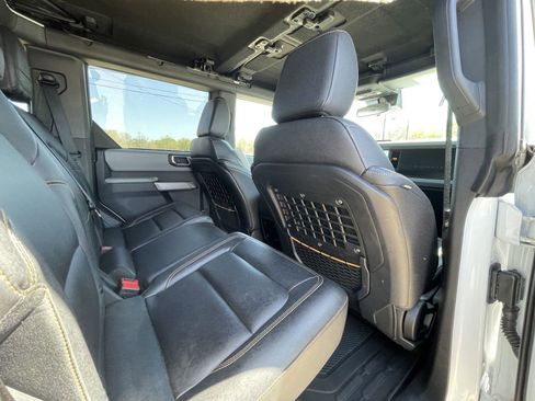 Used 2023 Ford Bronco Badlands image 42