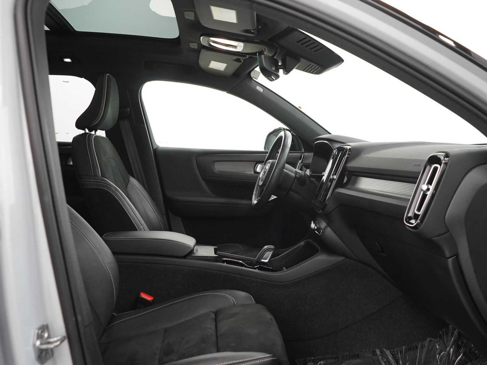 Used 2021 Volvo XC40 P8 Recharge w/ Advanced Package AWD/4WD image 13