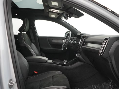 Used 2021 Volvo XC40 P8 Recharge w/ Advanced Package AWD/4WD image 13