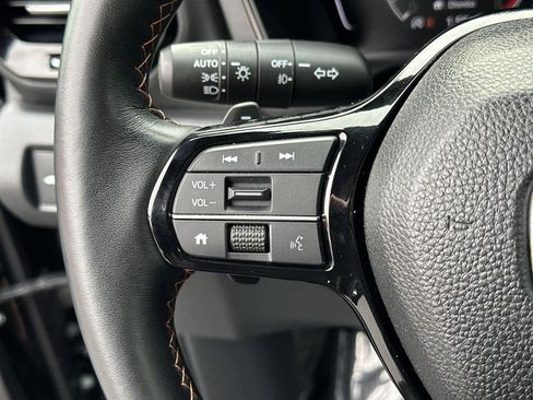 Used 2024 Honda Pilot TrailSport image 23