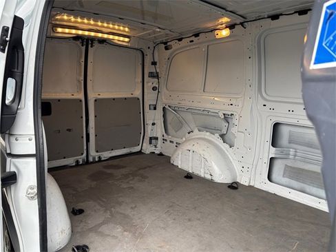 Used 2017 Mercedes-Benz Metris image 32