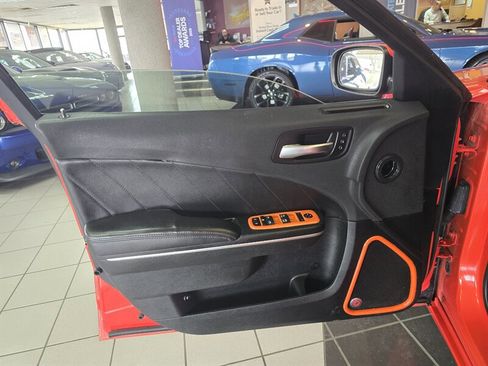 Used 2017 Dodge Charger R/T w/ Plus Group image 7