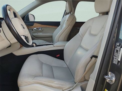 Used 2021 Volvo XC90 T8 Inscription Expression w/ Advanced Package image 29