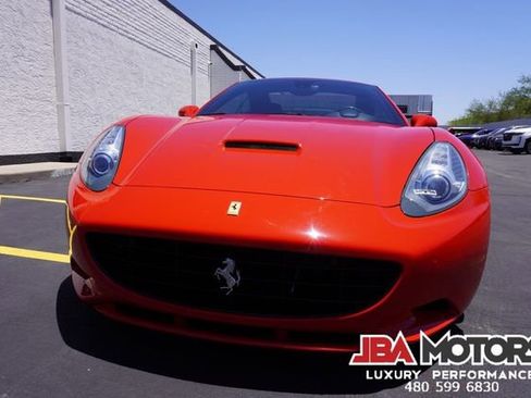 Used 2014 Ferrari California RWD image 59