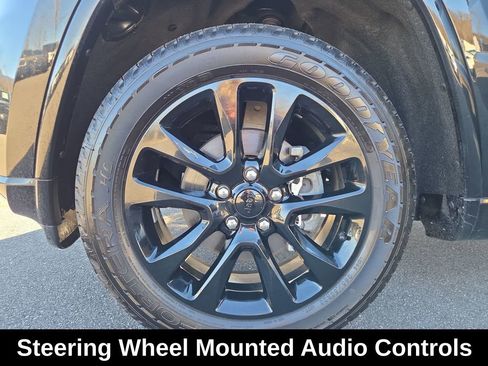 Used 2020 Jeep Grand Cherokee Altitude image 27