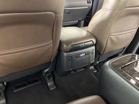 Used 2024 Nissan Armada Platinum w/ Captain's Chairs Package RWD image 44