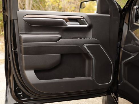 Used 2022 Chevrolet Silverado 1500 LT image 24