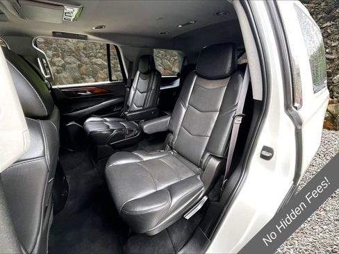 Used 2017 Cadillac Escalade Luxury AWD/4WD image 21
