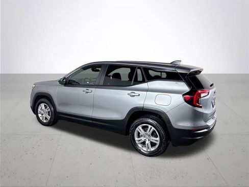 Used 2024 GMC Terrain SLE image 8
