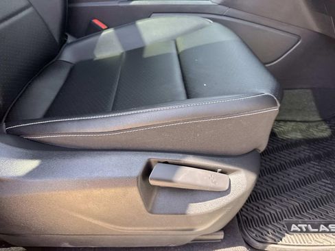 Used 2023 Volkswagen Atlas SE image 13