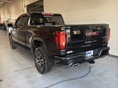 Used 2022 GMC Sierra 1500 AT4 w/ AT4 Premium Package image 3