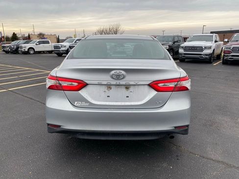 Used 2018 Toyota Camry LE image 6