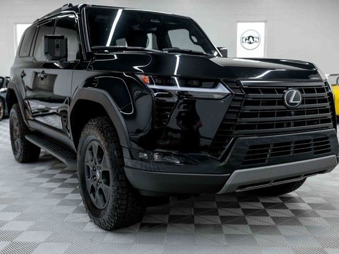 Used 2025 Lexus GX 550 AWD/4WD image 6