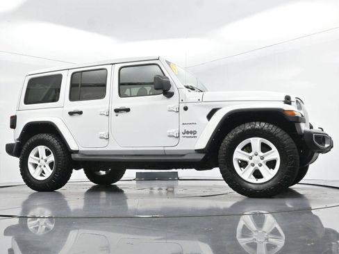 Used 2022 Jeep Wrangler Unlimited Sahara w/ LED Lighting Group AWD/4WD image 46