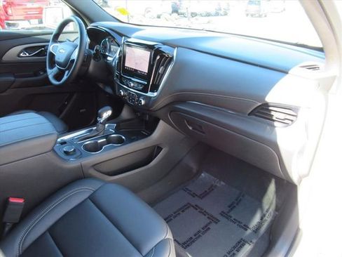 Used 2023 Chevrolet Traverse LT w/ LT Premium Package AWD/4WD image 12