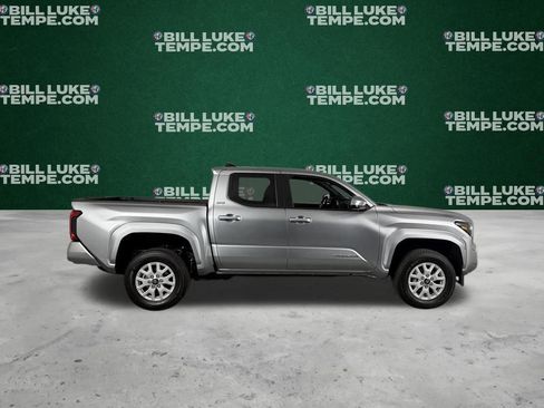 Used 2025 Toyota Tacoma SR5 AWD/4WD image 5