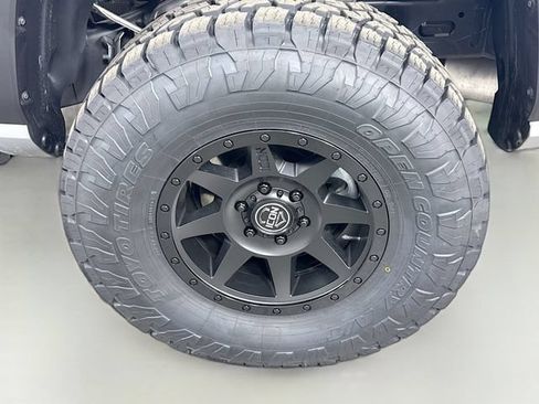 New 2025 Toyota Tacoma TRD Off-Road AWD/4WD image 28