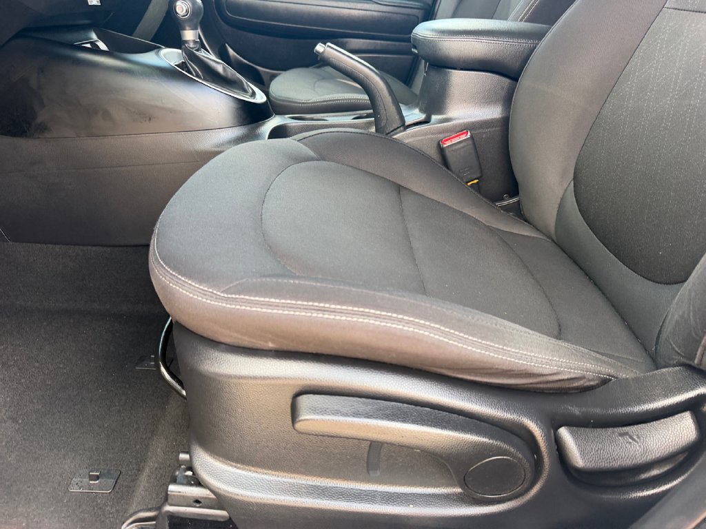 Used 2016 Kia Soul FWD image 11