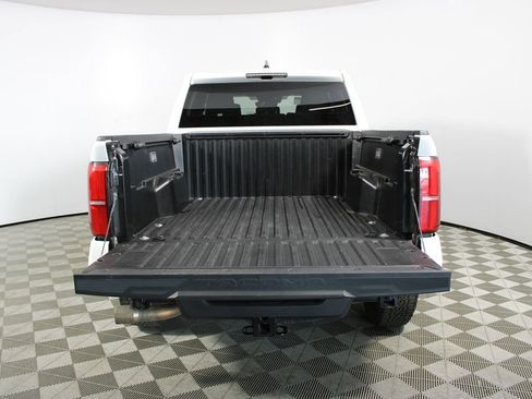 Used 2024 Toyota Tacoma TRD Off-Road image 32