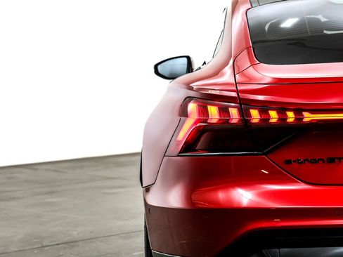 Used 2022 Audi e-tron GT Prestige w/ Prestige Package image 15