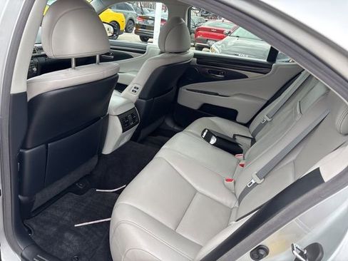 Used 2015 Lexus LS 460 AWD w/ Comfort Package image 24