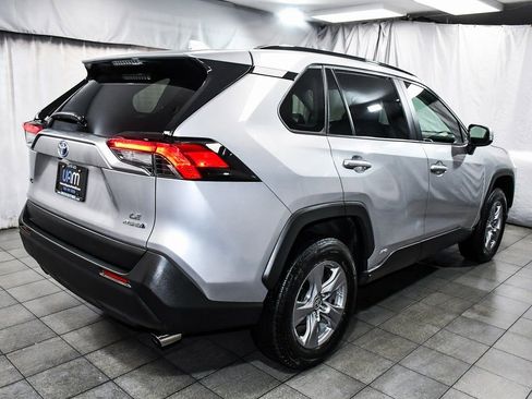 Used 2022 Toyota RAV4 LE image 6