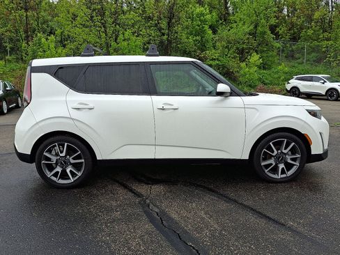 Used 2024 Kia Soul EX w/ Option Group 015 FWD image 7