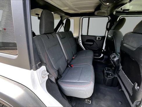 Certified 2025 Jeep Wrangler Unlimited Rubicon w/ Convenience Group AWD/4WD image 17
