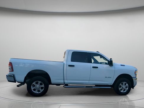 Used 2024 RAM 2500 Big Horn AWD/4WD image 31