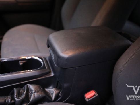 Used 2019 Toyota Tacoma TRD Sport image 14