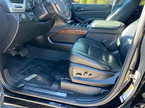 Used 2019 Chevrolet Suburban Premier image 9