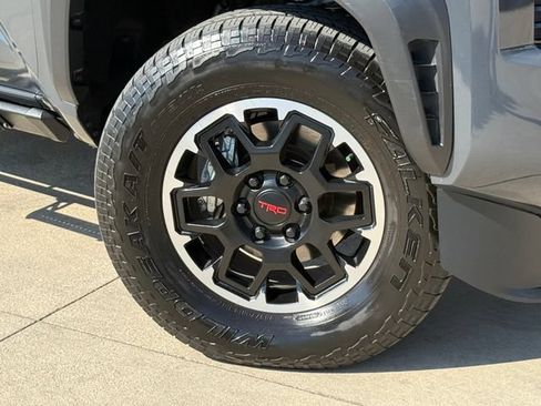 Used 2026 Toyota Tacoma TRD Off-Road AWD/4WD image 2
