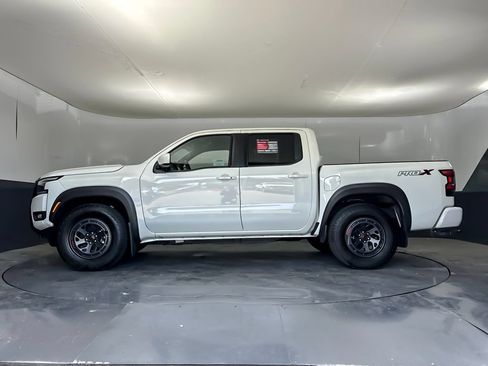 Used 2025 Nissan Frontier Pro-X RWD image 6