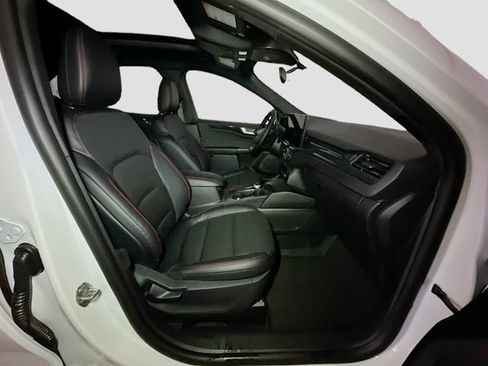 New 2026 Ford Escape ST-Line w/ Tech Pack #1 image 32