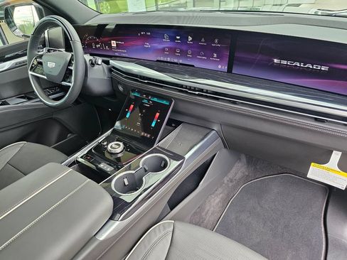 New 2026 Cadillac Escalade ESV Sport AWD/4WD image 10