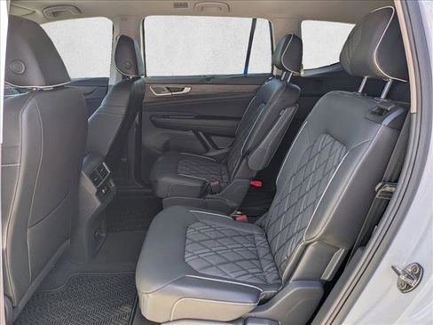 Used 2025 Volkswagen Atlas SEL Premium R-Line image 20
