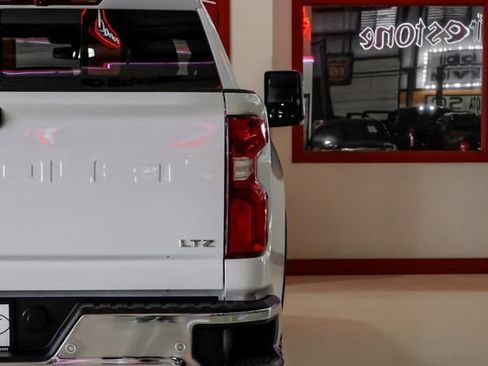 Used 2022 Chevrolet Silverado 2500 LTZ w/ LTZ Plus Package image 51