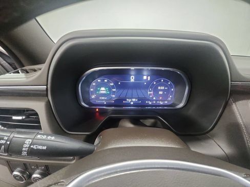 Used 2023 GMC Yukon SLT w/ SLT Luxury Package RWD image 11